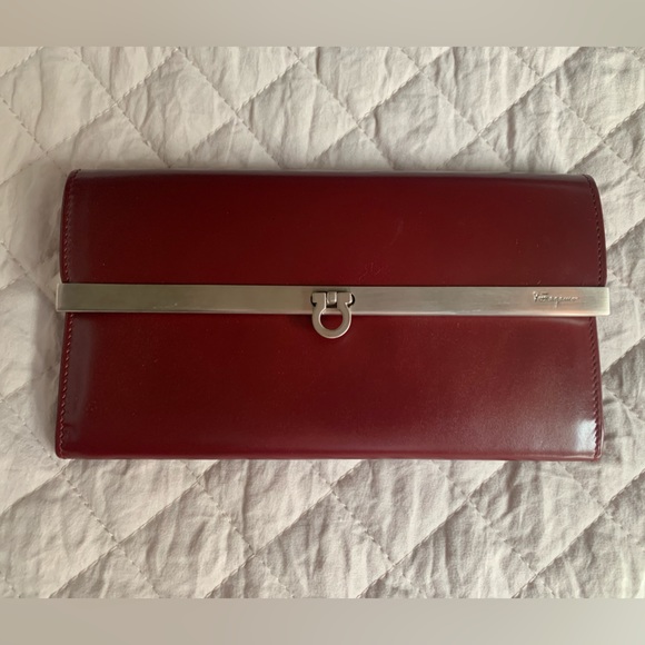 Authentic Salvatore Ferragamo - Picture 3 of 11